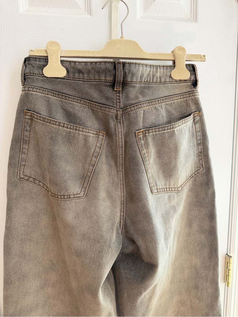 H&M Taupe Wide Leg Jeans Size 2 - Picture 5 of 7